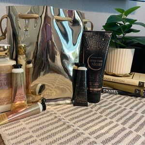 Bath & Body Works Gold and Black Gift Collection